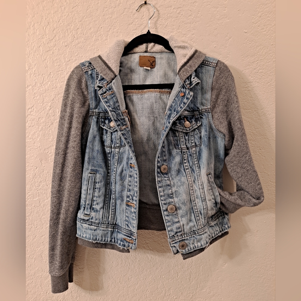 American Eagle Denim Button Front Jacket with Gray Sleeves Women's Size Medium